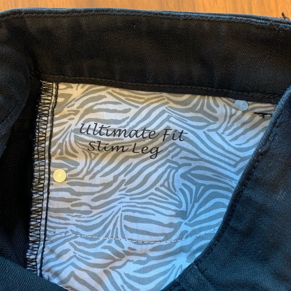 CHICO’s Platinum Denim Ultimate Fit Slim Leg Sz 6 - Picture 7 of 10